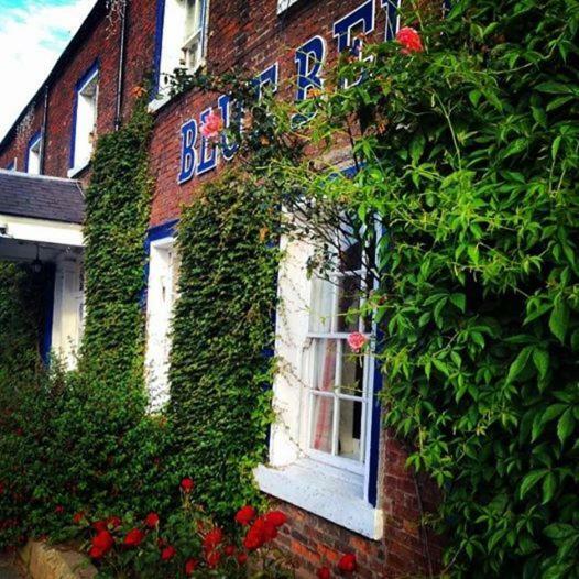 Blue Bell Hotel Belford Exteriör bild